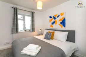 Spacious Luxurious 6 Bedroom Home with Parking